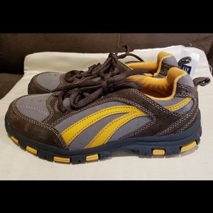 GAP Boys Kids Hiking Trail Sneakers sz 5